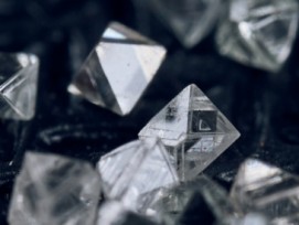 Oktaederische Mikrodiamanten aus Cullinan, Südafrika.