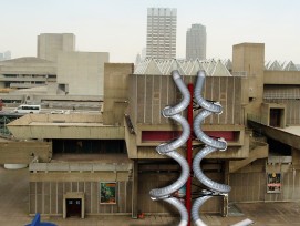 So soll die Rutschbahn bei der Hayward Gallery aussehen: In einer Spirale gleiten die Museumsbesucher nach unten. (Carsten Höller)