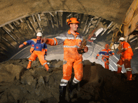 Der Durchbruch im Rosshäuserntunnel (Peter Studer)