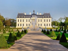 Château Louis XIV (Patrice Diaz, CC BY-SA 3.0, wikimedia.org)