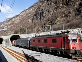 Seit Samstag fahren Güterzüge im Rahmen des Tesbetriebs durch den Gotthard-Basistunnel. (Alptransit / PD)  