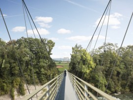 Fast 20 Meter über der Reuss wird die Brücke gespannt. (Visualisierung: zvg)