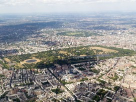 Die Kensington Gardens aus der Vogelperspektive. (Katie Chan - Eigenes Werk, CC-BY-SA 4.0, Wikimedia)  1/3
