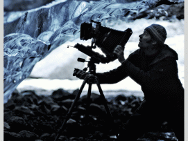 Bernd Nicolaisen bei der Arbeit. (Museum Gletschergarten)