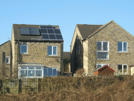 Gretchenfrage: Wie hat es mein Nachbar mit Solarpanels – und was macht das mit mir? (Bild: Rob Glover, CC BY-SA 2.0)