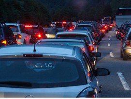 Mit mehreren nächtlichen Sperrungen müssen die Verkehrteilnehmer bis Ende September auf der St. Galler Stadtautobahn rechnen. (Symbolbild: Rainer Sturm, Pixelio)