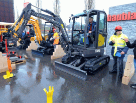 Die drei Minibagger auf einen Blick. (Bild: Urs Rüttimann)