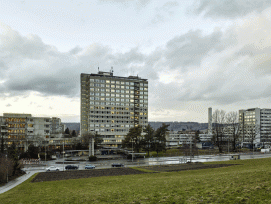 Die Situation vor Baubeginn: Das Spitalhochhaus von 1970 genügt heutigen betrieblichen Anforderungen nicht mehr. (Alle Bilder: Goran Potkonjak)