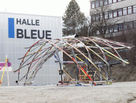 Forscher des Smart Living Lab der EPFL in Freiburg bauten einen leicht zerlegbaren Pavillon aus alten Skis. (Bilder zvg)