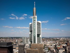 Ansicht des Commerzbank-Towers mit den an den Fassadenfronten versetzten Skygärten. (Fotos: Commerzbank AG)