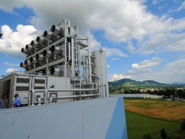 Symbolbild / Die Luftwäsche-Anlage in Hinwil filtert CO2 direkt aus der Umgebungsluft. (Bild: Michael Staub)