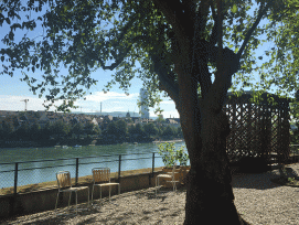 Die Pavillons stammen aus der Feder mit seinen Pavillons aus der Feder des Basler Architekturbüros Florian Rauch. (Brigitte Löwenthal)