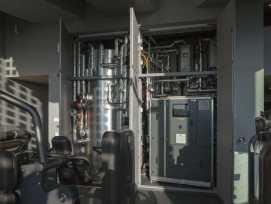 Der Kern der innovativen Wellness-Technologie: CO2 Wärmepumpe und Lagertank. (Bild: Empa / Reinhard Zimmermann)