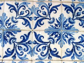 Azulejos in Porto (rilo 2006, CC BY 2.0 Wikimedia Commons)
