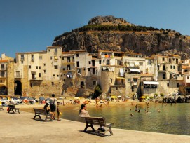 Cefalù auf Sizilien  (Markos90, CC BY 2.0, Wikimedia)