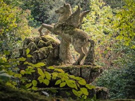 Ein geflügeltes Pferd im «Sacro Bosco».