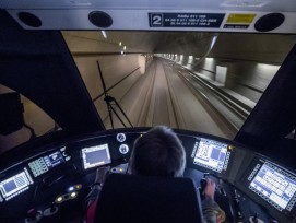Testfahrt eines Schnellzugs mit neuem Assistenzleitsystem für Lokführer auf der SBB-Bahnstrecke zwischen Bern und Olten.