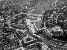 Eine Luftaufnahme des Neubaus vom Berner Bahnhof 1967.