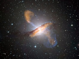 2011 veröffentlichte die NASA ebenfalls ein Foto, das einen solchen Jet eines Schwarzen Loches zeigt. 