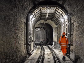 RhB Tunnel Glatscheras im Mai 2016.