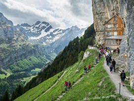 Sind zu viele Gäste des pittoresken Berggasthaus «Aeschers» Tod? Die Zukunft wird es weisen.