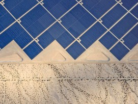 Solarpanels in der Wüste.