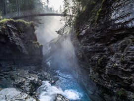 Wasserfallbrücke von Jürg Conzett am Trutg dil Flem oberhalb von Flims