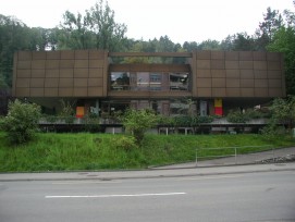 Das Schulhaus Grenzhof im Luzerner Stadtteil Littau.