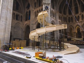 Die ETH Lausanne hat für die Aufführung von Nabucco in Lausannes Kathedrale eine spezielle Holztechnik entwickelt.