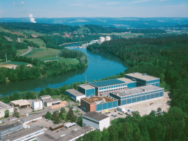 Im Zentralen Zwischenlager in Würenlingen im Kanton AG wird der grösste Teil der bereits vorhandenen radioaktiven Abfälle gelagert.
