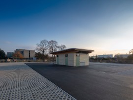 Der neue Standplatz mit dem Infrastrukturgebäude