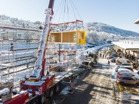 Die Vorfertigung der gelben Module übernahm die Blumer-Lehmann AG aus Gossau SG.