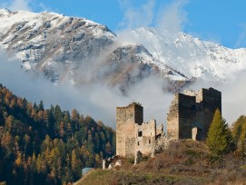 Die Ruine der Burg Tschanüff westlich des Dorfes Ramosch im Unterengadin (Symbolbild). 