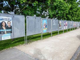 Gesetz ist Gesetz – knapp 30 Laufmeter Bürokratie in einem französischen Dorf.