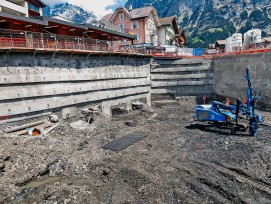 Die Bauarbeiten für das Einkaufszentrum «Eiger+» in Grindelwald wurden mit einem Inklinometer geodätisch überwacht.