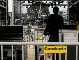 Absperrgitter braucht ein Festival nicht nur, um Musiker und die Technik zu schützen.
