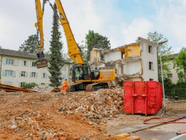 Abbruchbagger CAT 340F UHD mit ultralangem Abbruchausleger