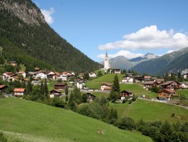 Das Dorf Schmitten im Albulatal