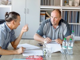 Arno Matter (rechts) im Gespräch mit Michael Weber
