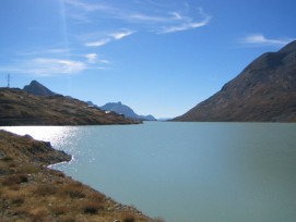 Die Schweiz als Batterie Europas? Gemäss Bundesrat ist dies vor allem dank Pumpspeicherkraftwerken wie am Lago Bianco ein realistisches Szenario.