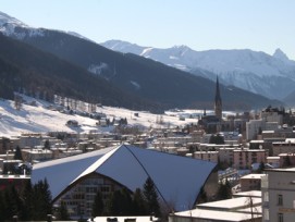 In Davos müsste mit der neuen Tourismusabgabe das eigene Finanzierungsmodell aufgegeben werden. (Bild: Abercio/Wikicommons)