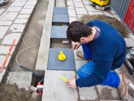 In Toulouse installiert: Bodenplatten, welche Bewegungsenergie in Strom umwandeln. 