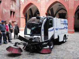 Kehrmaschine im Basler Rathaus.