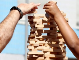 Der nachwachsende Rohstoff Holz ist nachhaltig - sofern man sich bei der Beschaffung um die Umweltverträglichkeit sorgt.