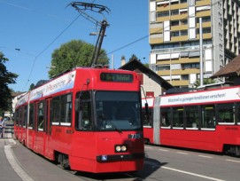 Fährt künftig aus Spargründen weniger häufig: Das Berner Tram 7, hier in Bümpliz.