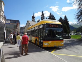 Ausgezeichnet: Das brennstoffzellenbetriebene Postauto, hier bei einem Test in Davos.