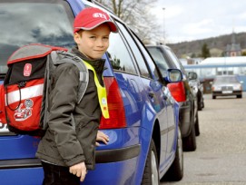 «Meglio a piedi»: Die Schulkinder von Bellinzona sollen zu Fuss in die Schule gehen.