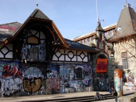 Umstrittenes Kulturzentrum: Die Reitschule ist vielen Bernern ein Dorn im Auge, dennoch ist sie im Quartier Schützenmatte eine feste Grösse.