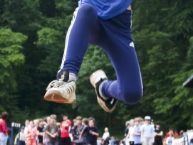 Wer ein künstlerisches oder sportliches Talent hat, etwa Weitsprung, der kann im Kanton Zürich spezielle Schulen besuchen. Dafür sollen künftig aber die Wohngemeinden zahlen, meint der Kantonsrat.