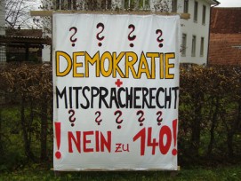 Im Kanton Aargau fehlen 400 Unterbringungsplätze für Asylbewerber. Nicht zuletzt darum weil die Gemeinden, wie hier Bettwil Ende 2011, sich weigern genügend Asylsuchende aufzunehmen.